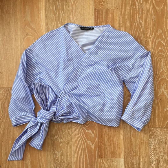 Zara Tops - Host Pick!!! 🌸🌸🌸🌼🌺🌺🌺 Zara striped crop top